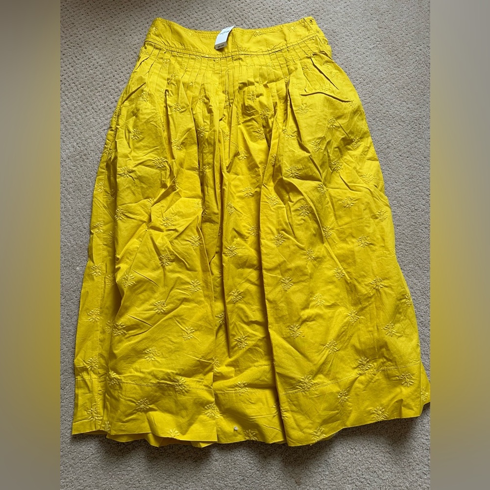 Gap yellow skirt